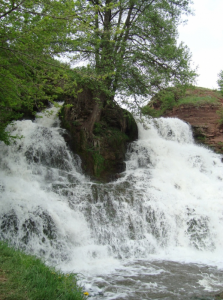 Джура - крупнейший равнинный водопад
